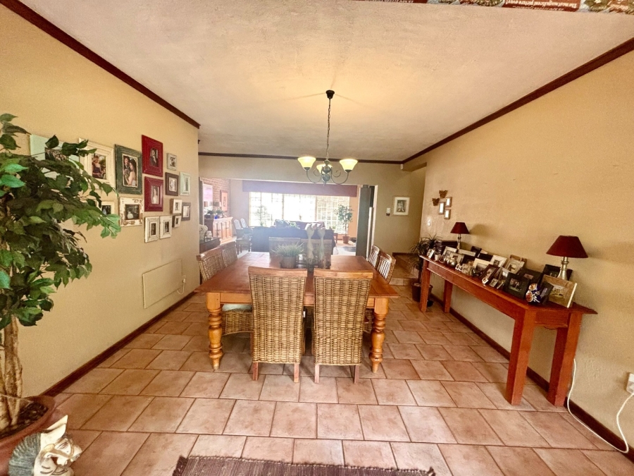 5 Bedroom Property for Sale in Wilkoppies North West